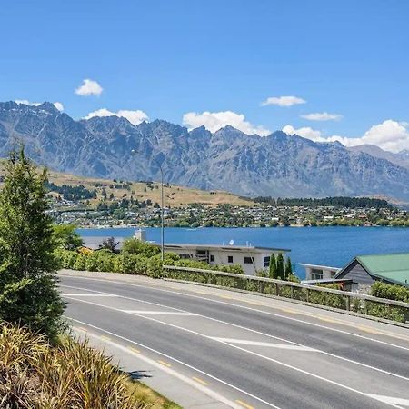 Luxury Lake View - 1 Bedroom Κουίνσταουν Εξωτερικό φωτογραφία