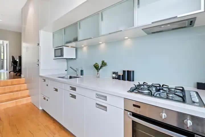 Luxury Lake View - 1 Bedroom Κουίνσταουν Εξωτερικό φωτογραφία