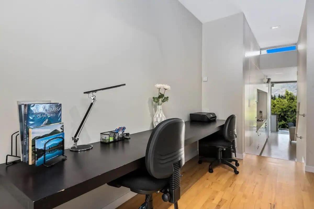 Luxury Lake View - 1 Bedroom Κουίνσταουν Εξωτερικό φωτογραφία